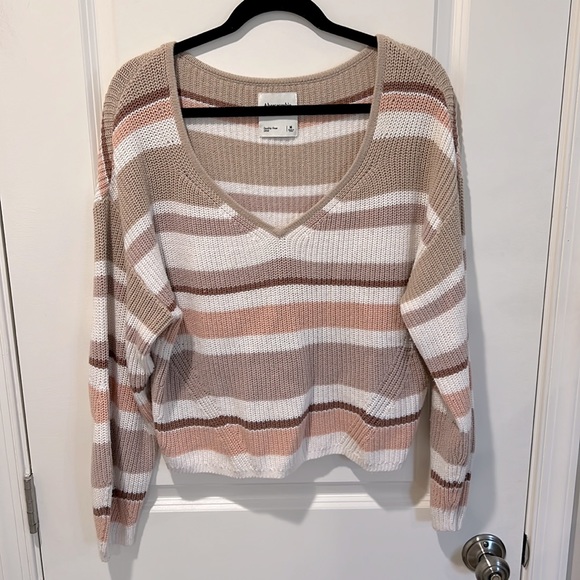 Abercrombie Sweetheart Neckline Sweater - Picture 3 of 4